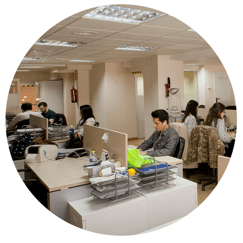 Oficinas equipadas y salas de reuniones en el corazón de Madrid. CN Centros de Negocios, tu aliado empresarial.