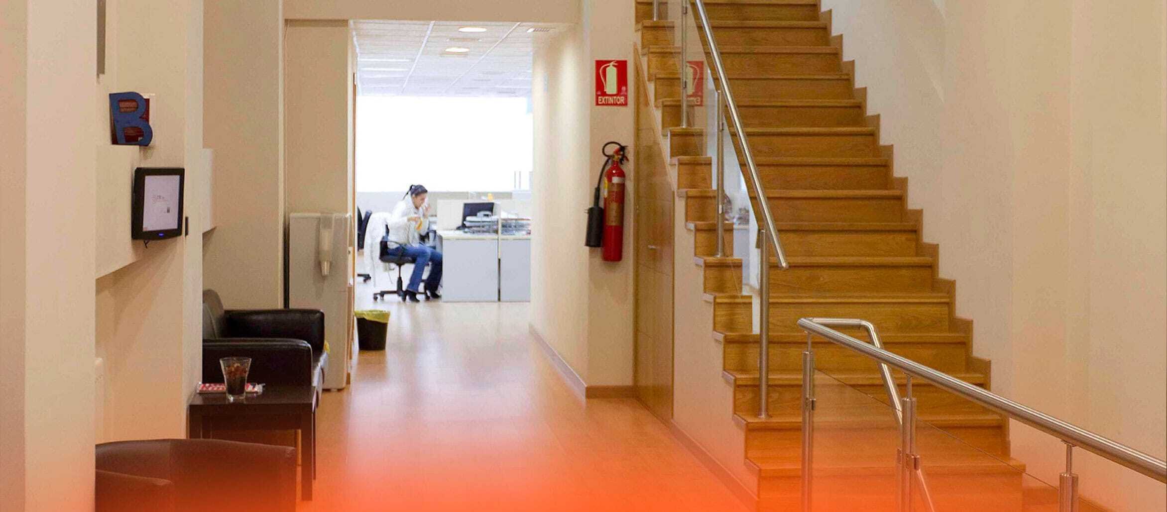 Alquila puestos de trabajo compartidos coworking oficinas por horas, días o meses en CN Centros de Negocios. Soluciones adaptadas a tus necesidades