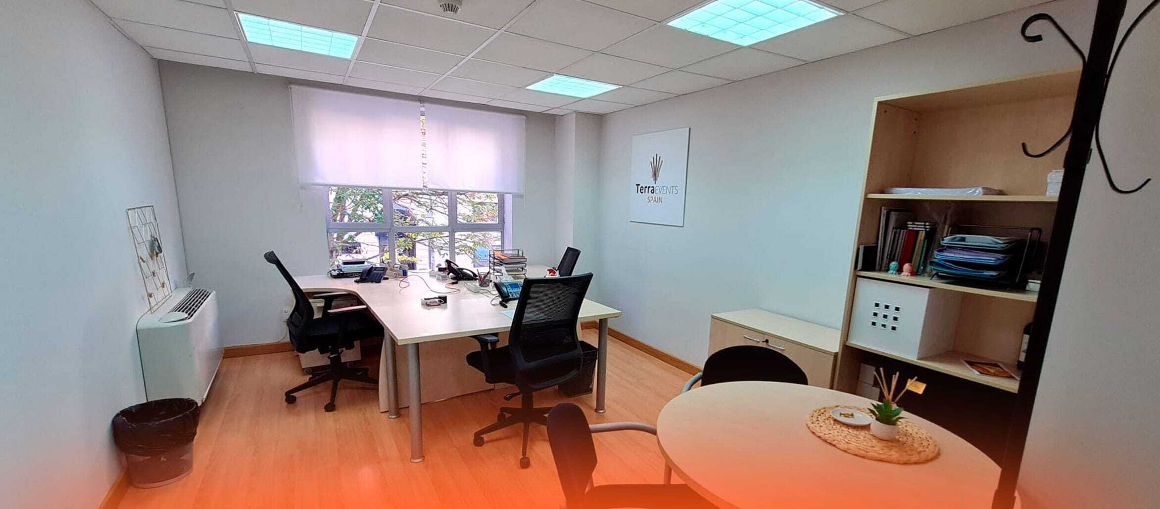 CN Centros de Negocios en Madrid centro o sevilla ciudad céntrico: alquiler de oficinas flexibles, salas de reuniones y espacios para empresas, horas de secretariado