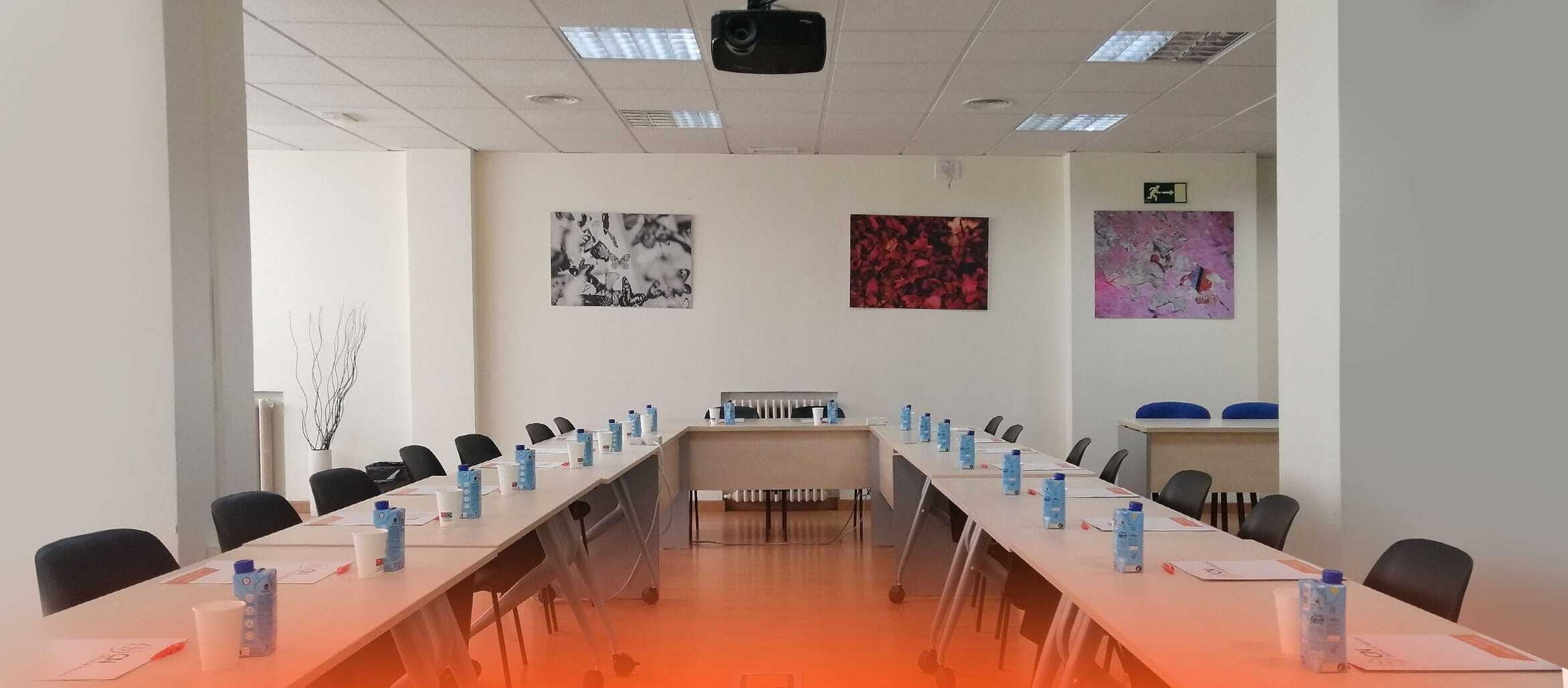 CN Centros de Negocios en Madrid centro o sevilla ciudad céntrico: alquiler de oficinas flexibles, salas de reuniones y espacios para empresas, horas de secretariado