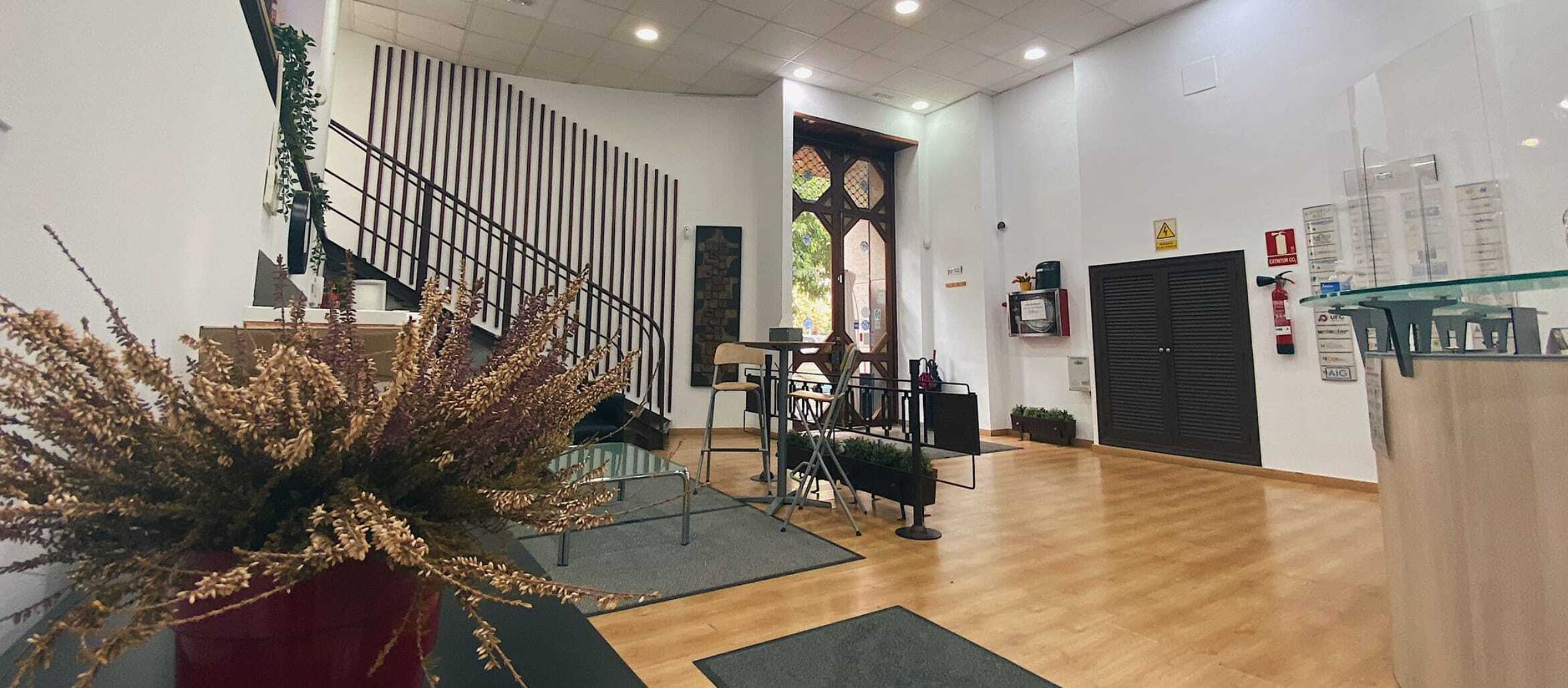 Conoce nuestro centro de negocios CN Sevilla ubicado en sevilla ciudad andalucia alquiler de espacios para formacion alquila o reserva online tu aula de formacion para eventos en madrid centro o sevilla ciudad